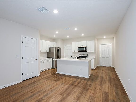 5th image of 3746 King Hill Dr