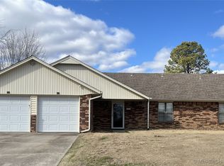 2 Foltz Pl, Muskogee, OK 74403