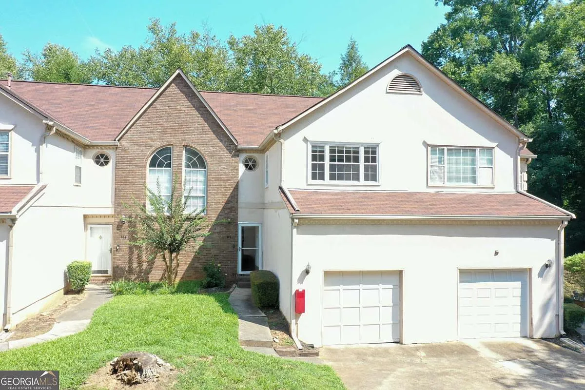 3 bed, 3.5 bath, 2140 sqft, $3,200 — Photo 1