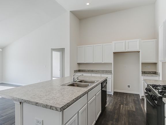 Kitchen with oversized island