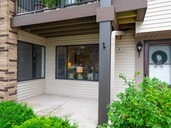W176N9759 Rivercrest DRIVE #5, Germantown, WI 53022