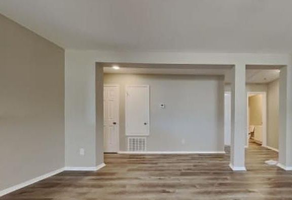 5th image of 310 Florence Dr