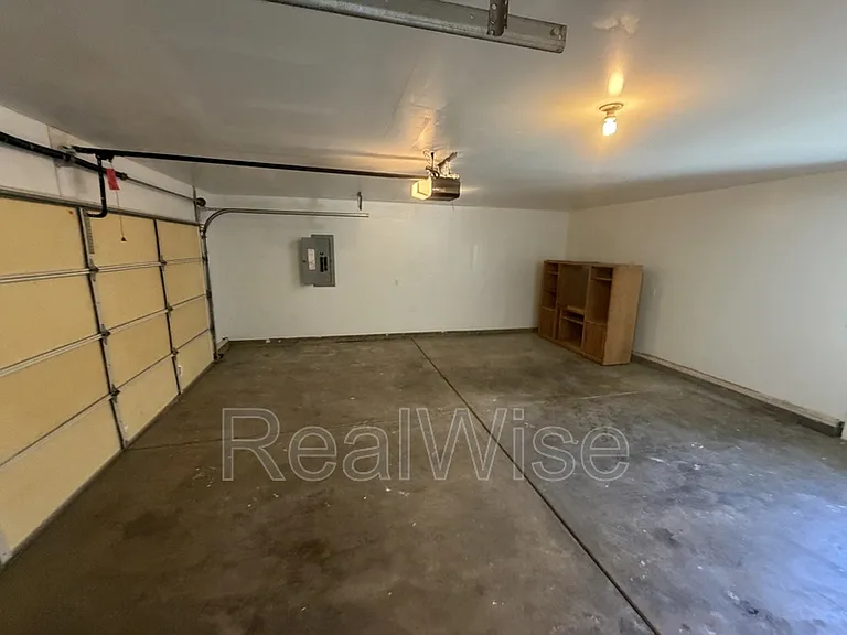 1388 Kellenbeck Ave — Photo 14