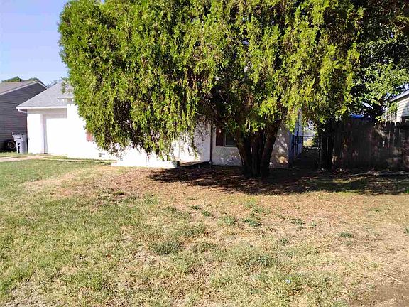2nd image of 924 NW 20th St