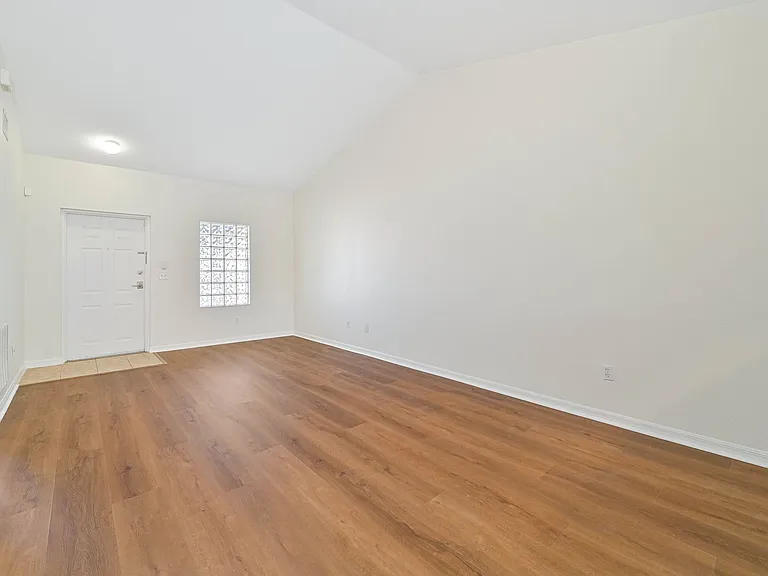 8546 Bernwood Cove Loop #1104 — Photo 4