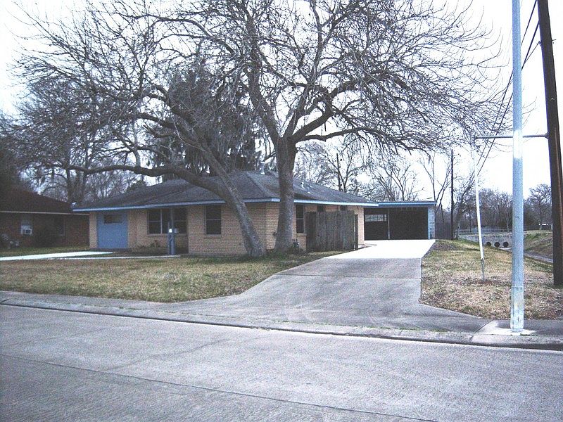 1st image of 119 Oleander St