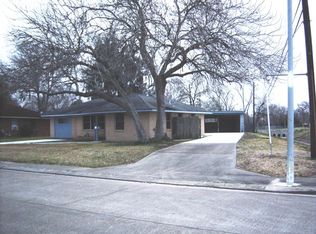 119 Oleander St, Lake Jackson, TX 77566
