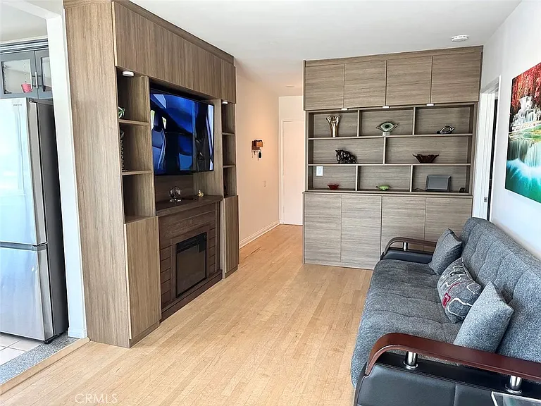1649 Appian Way #312 — Photo 4