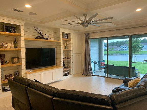 3rd image of 483 Spanish Creek Dr