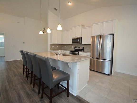 4th image of 132 Park Place Cir