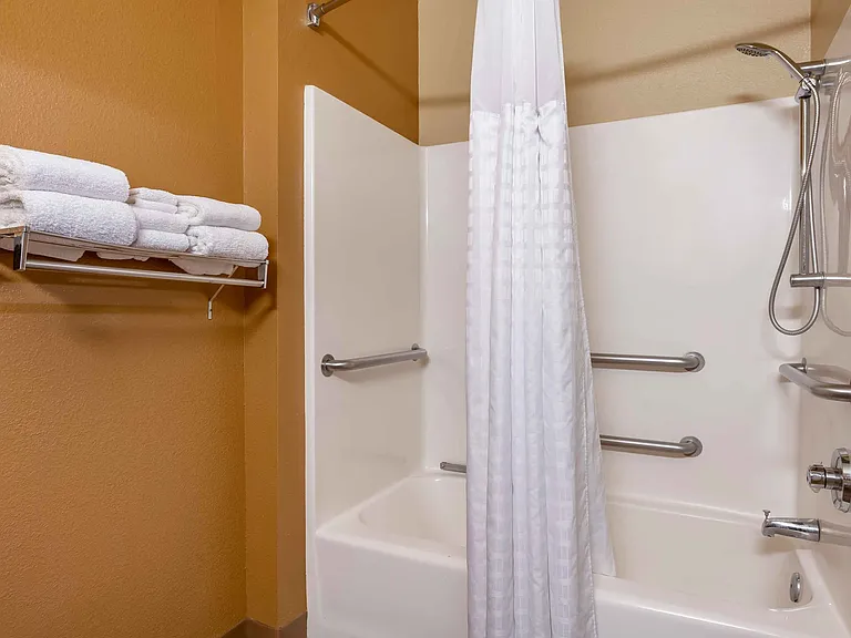 Deluxe Studio - 2 Full Beds