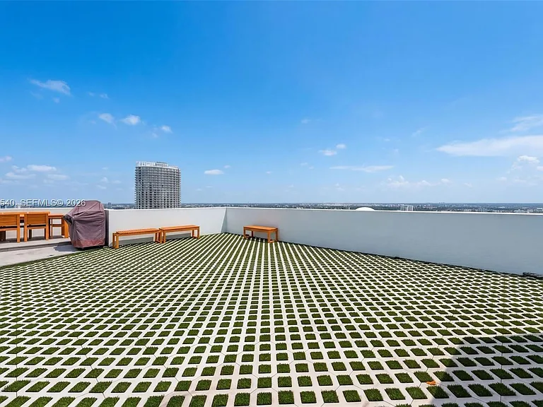 90 SW 3rd St #Penthouse 12 — Photo 7