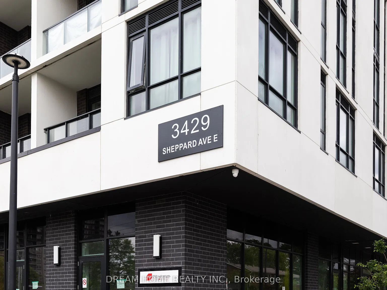 3 bed, $2,850 — Photo 2