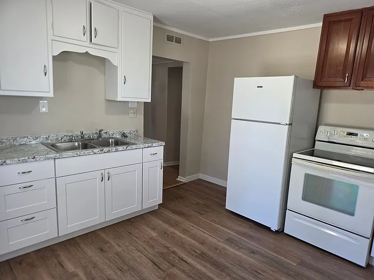 1547 W Byers Pl — Photo 11
