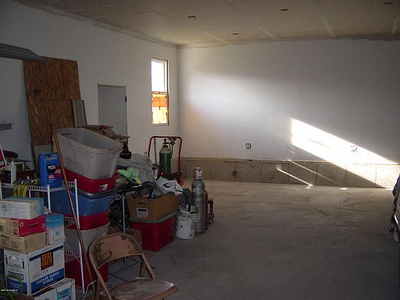 4th image of 962 College Ave