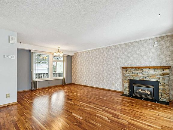 2nd image of 3412 W Temple Rd NE