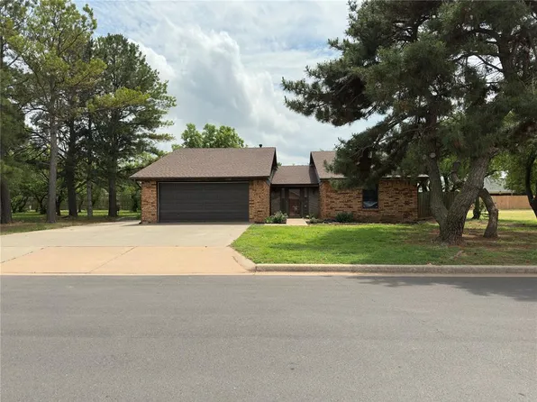 2308 Lynn Ln, Weatherford, OK 73096