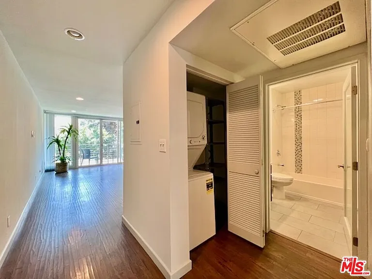 1920 Hillcrest Rd #8 — Photo 11