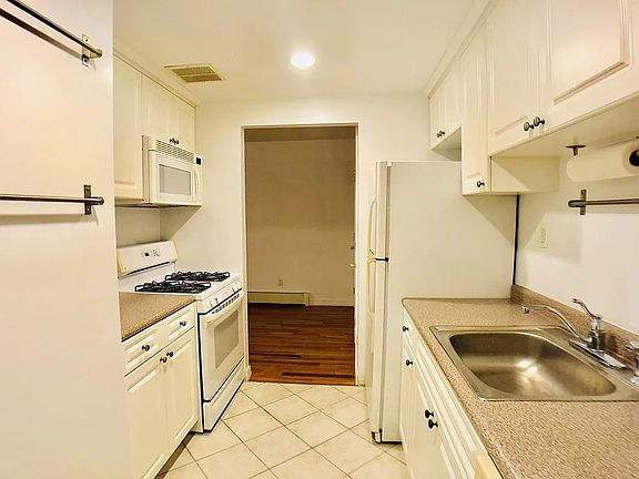 2nd image of 6902 Narrows Ave #1Z