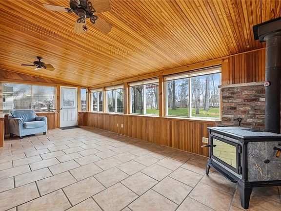 5th image of 1140 Ideson Rd