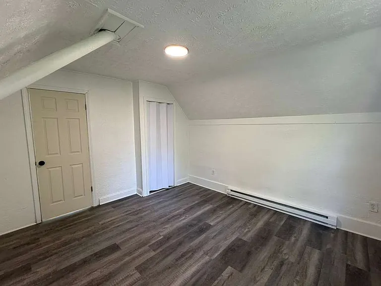 2132 W 100th St — Photo 22