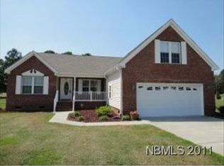 1211 Pelican Dr, New Bern, NC 28560