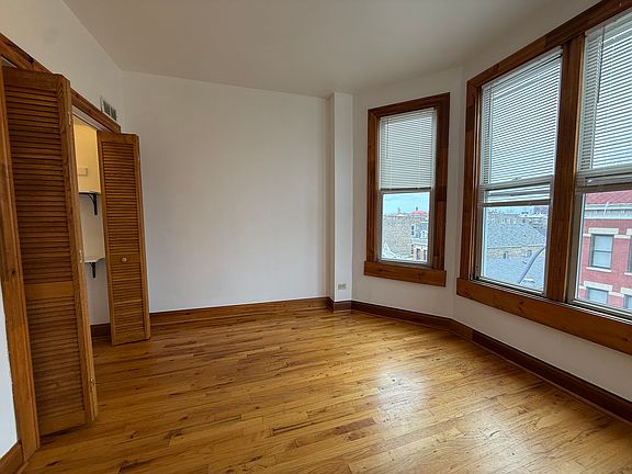 2nd image of 1454 W 18th St APT 6