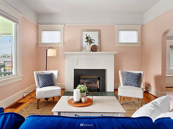 Great natural light in the front living room