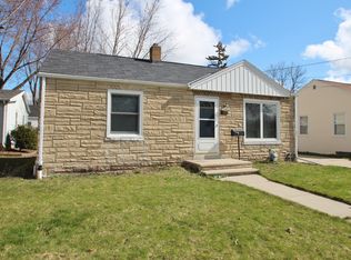 1068 6th St, Green Bay, WI 54304