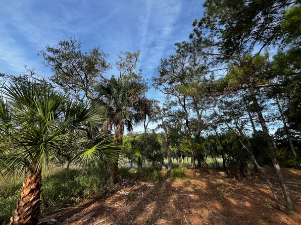 64 Harbor Breeze Dr, Saint Helena Island, SC 29920