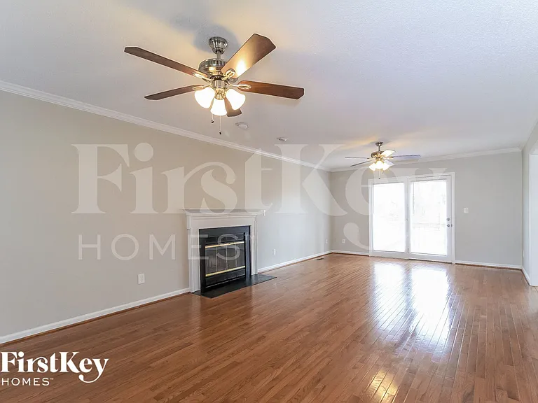 3110 Glenshire Dr — Photo 4