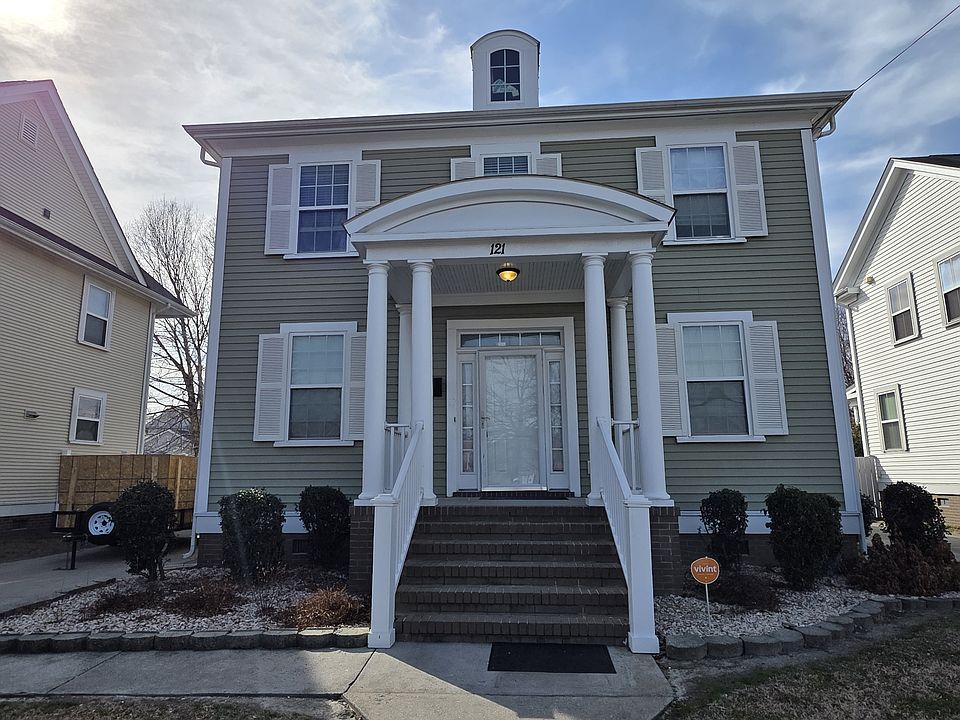 1st image of 121 E Liberty St