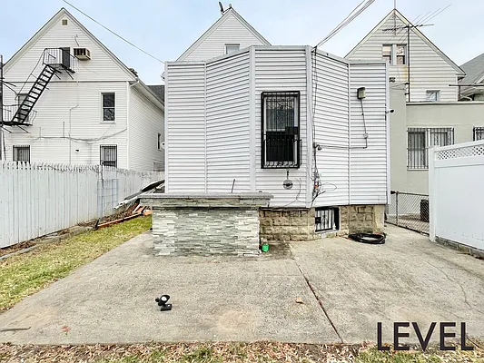 Rented by Level Group | media 30