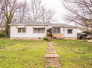 1011 W 2nd St, West Plains, MO 65775