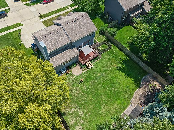 3rd image of 4014 98th St