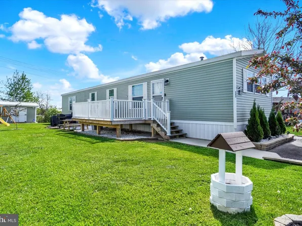 284 Chesapeake Est, Thomasville, PA 17364