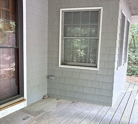 4th image of 555 Townhouse Road
