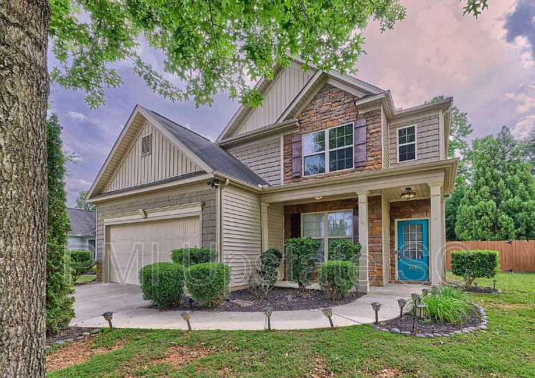 218 Marefair Ln — Photo 1