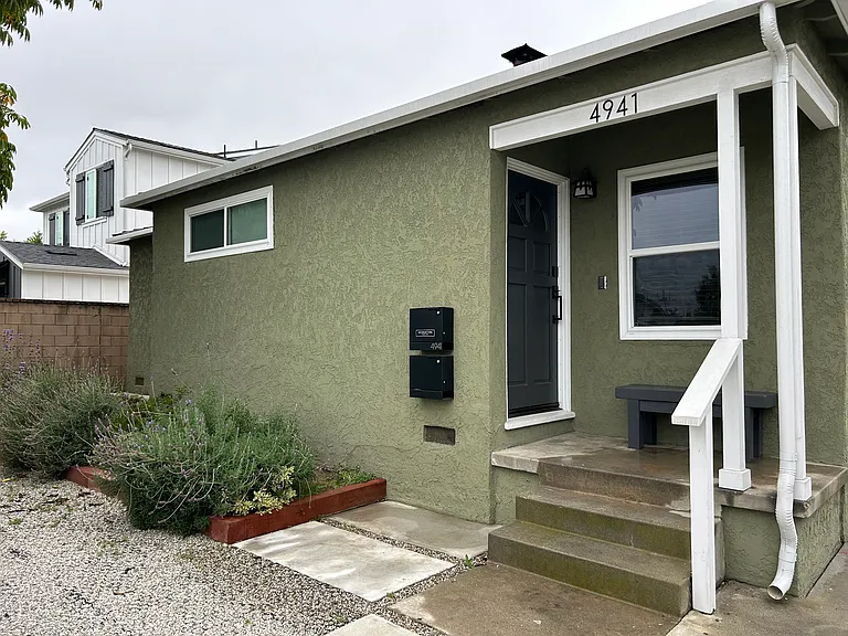 4941 Coolidge Ave — Photo 1