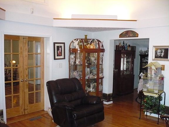 3rd image of 4044 Pleasant Gap Dr