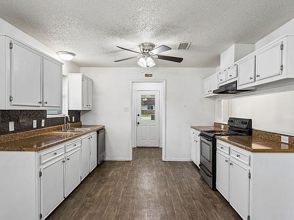 5th image of 320 Harris St