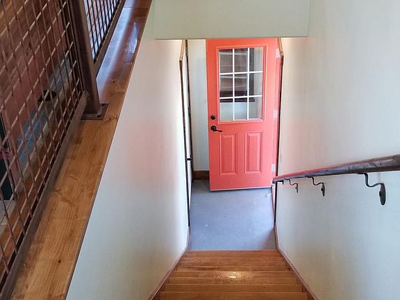 3rd image of 139 S Charlotte St