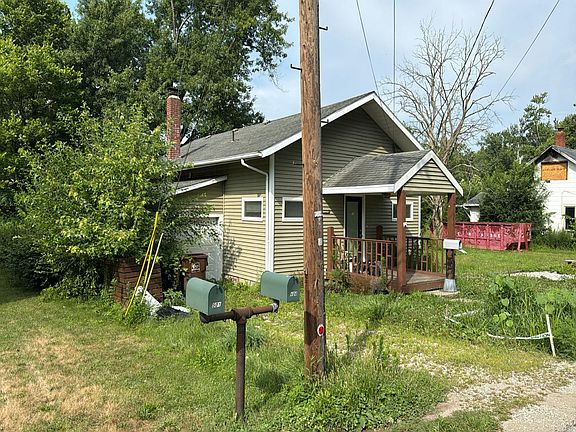 3rd image of 407 Singer Rd