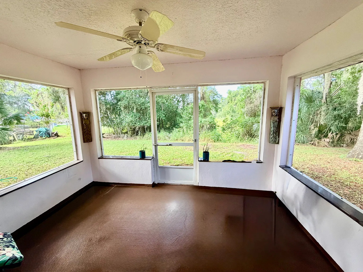 3 bed, 1570 sqft, $2,056 — Photo 4