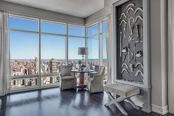 Rented by Compass | media 24