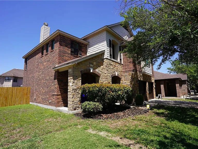 2101 Sage Canyon Dr — Photo 23