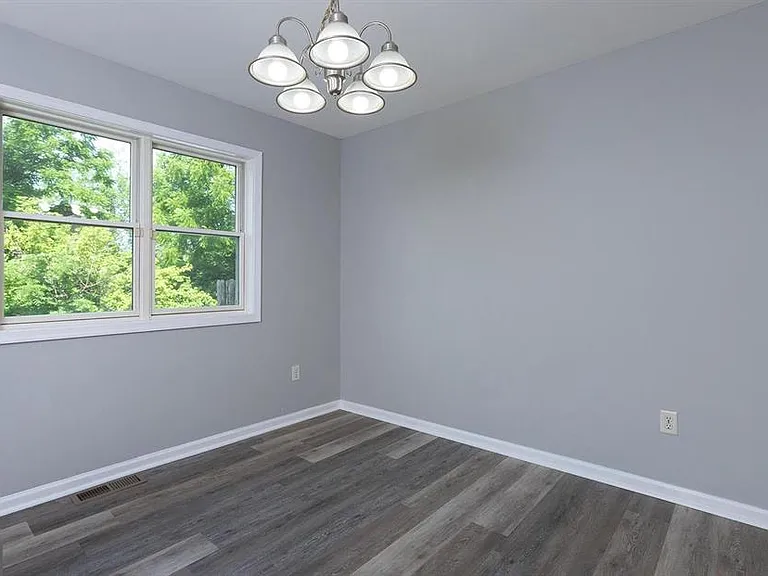1041 Oberlin Rd — Photo 22