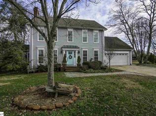 102 Deer Run Ct, Simpsonville, SC 29680
