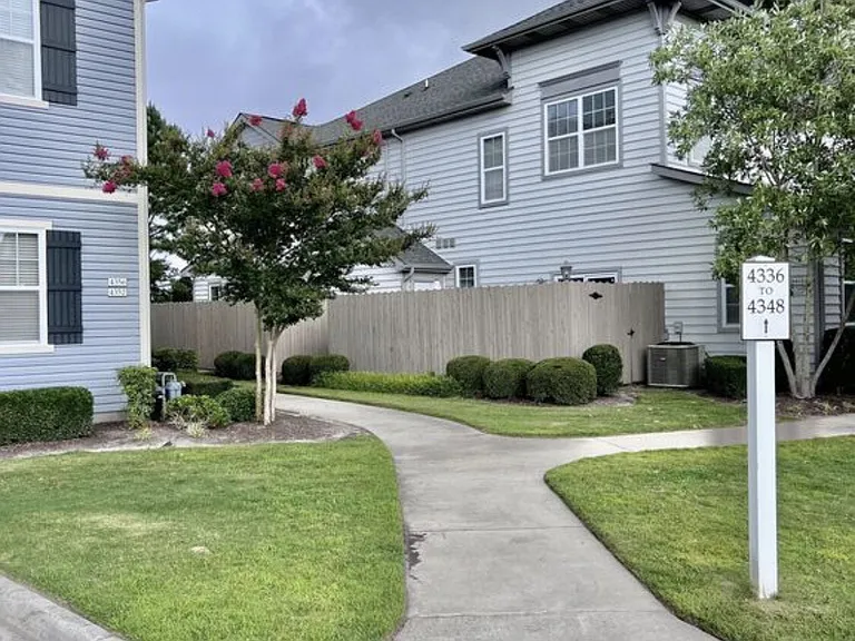 4356 Turnworth Arch — Photo 2