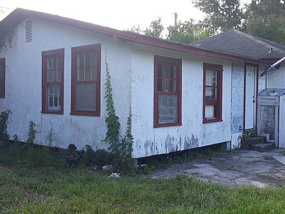 3rd image of 1031 Herschell St